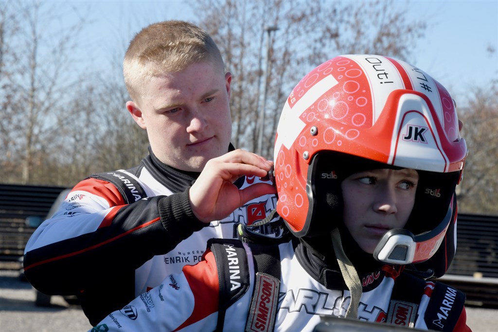 Blandt nye ambitiøse rallytalenter var også Lasse Karlshøj og Isabell Kvick, Ejby/Maribo som fik fyret grundigt op under deres Opel Adam R2, så de er klar til deres første DM-sæson.
(Foto: Morten Dam/Specialpressen)